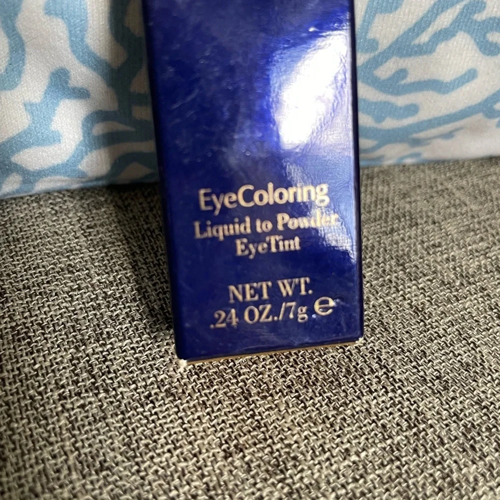 Estee Lauder Eye Coloring liquid to powder eye tint #04 fauvemauve new in box